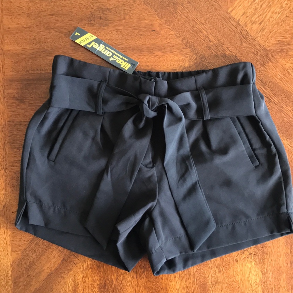 Like an Angel night out black shorts size L - read